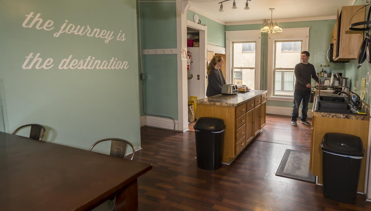 Hi - Madison Hostel Exterior photo